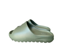 Carregar imagem no visualizador da galeria, Chinelo Slide Nuvem Verde Musgo