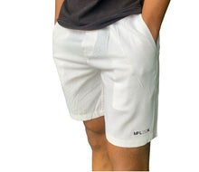 Carregar imagem no visualizador da galeria, Short em Linho na cor Branco