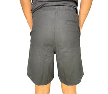 Carregar imagem no visualizador da galeria, Short em Linho na cor Preta