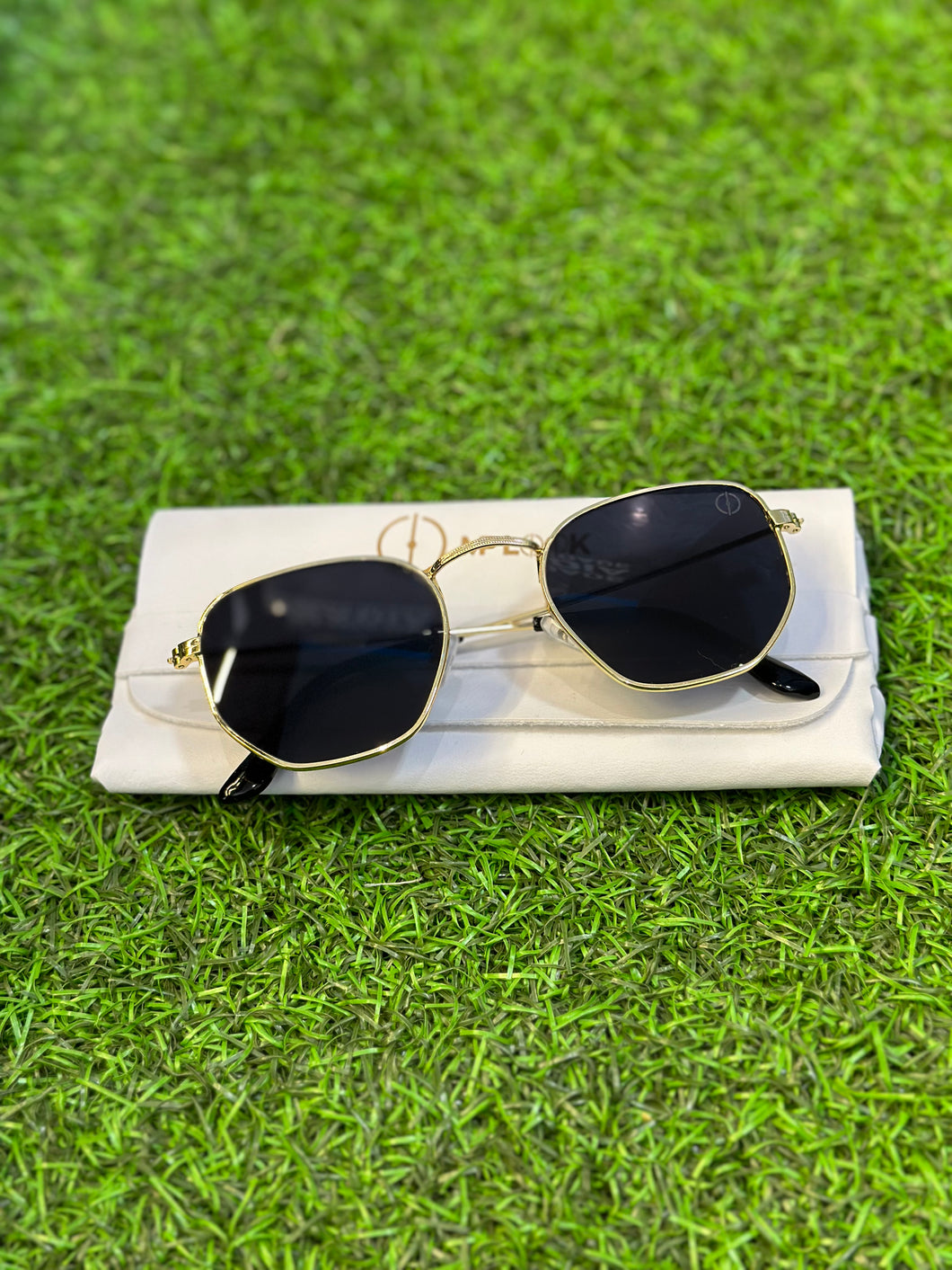 Óculos de sol Miami hexagonal Lente Preta