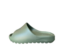 Carregar imagem no visualizador da galeria, Chinelo Slide Nuvem Verde Musgo
