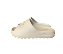 Carregar imagem no visualizador da galeria, Chinelo Slide Nuvem Masculino Bege
